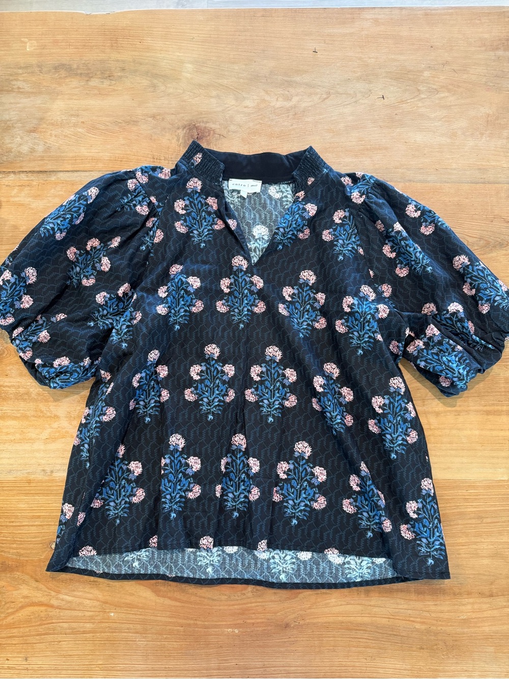 Entro Navy Blue Floral Puff Sleeve V-Neck Blouse Size Small